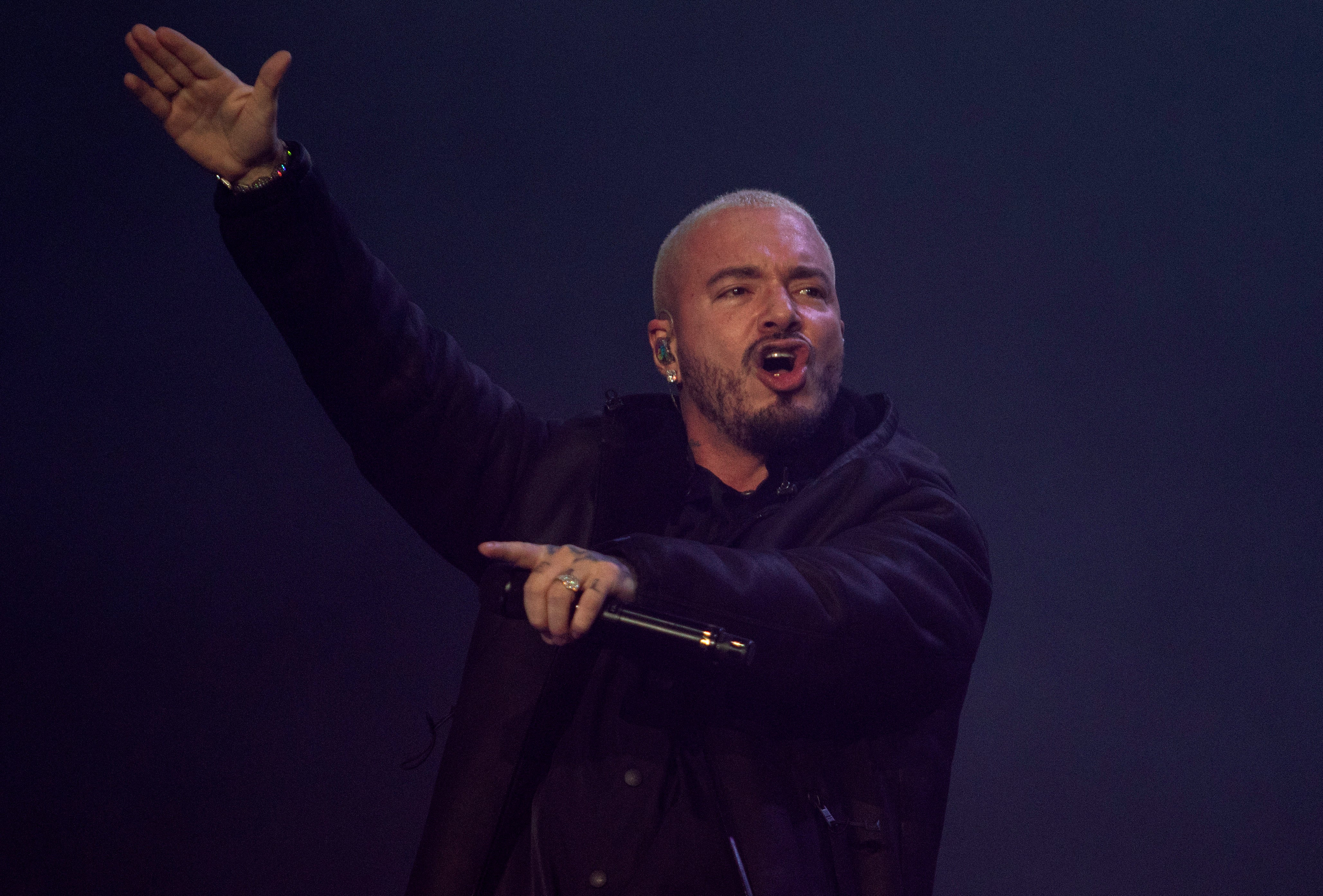 J Balvin sin lugar para el odio en el Flow Fest