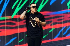 Daddy Yankee agradece los regalos del barrio