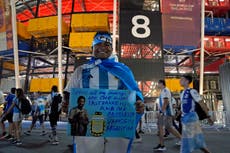 Hinchas asiáticos de Messi animan a Argentina en el Mundial