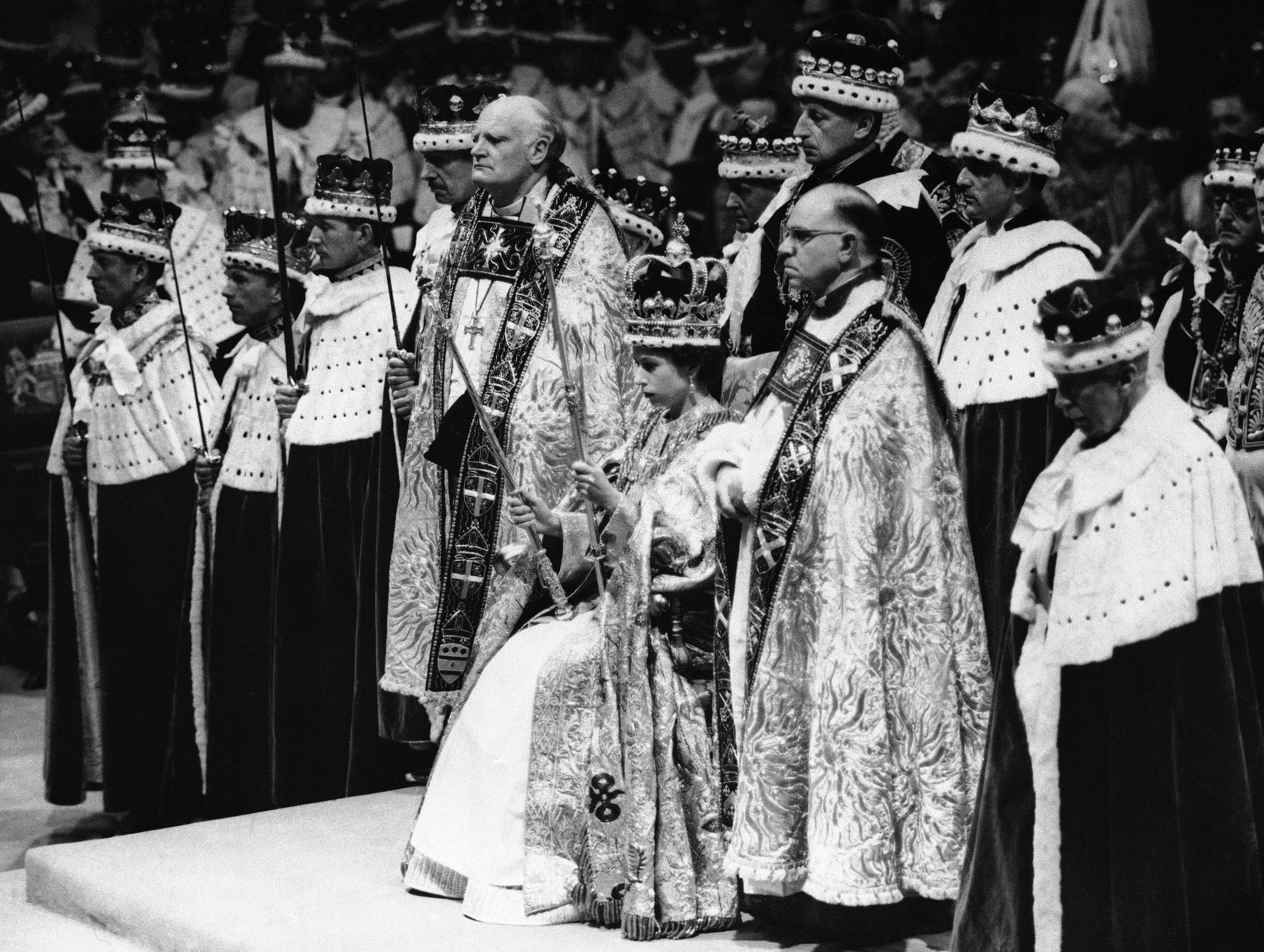 Habrá diferencias marcadas entre la presente ceremonia y la coronación de la reina Isabel II en junio 1953