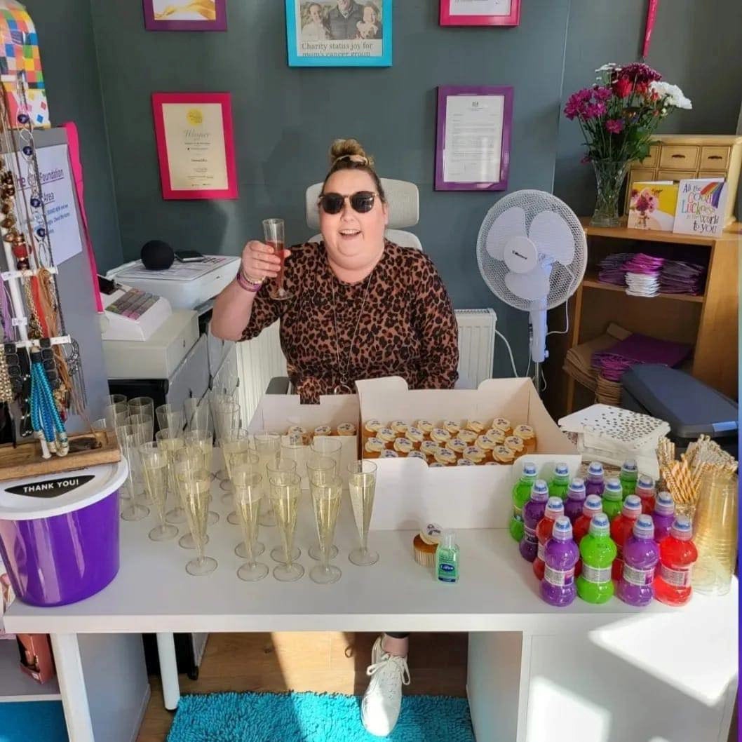 Madre con cáncer de mama terminal revela síntoma poco conocido que todos deberían conocer