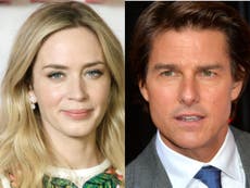 Emily Blunt cuenta que Tom Cruise le dijo “no seas tan gallina” una vez que lloró en el set
