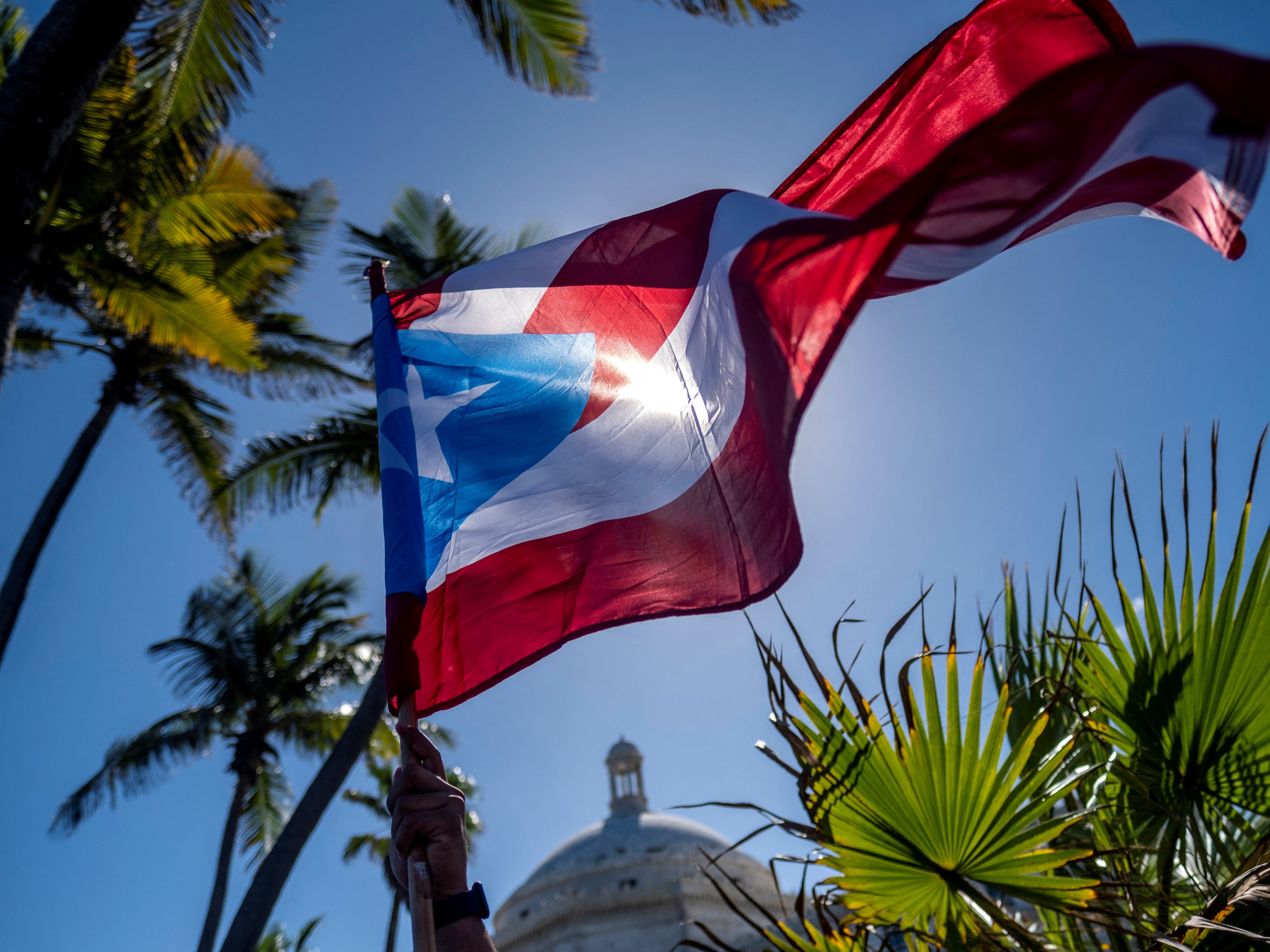La bandera puertorriqueña ondea en San Juan