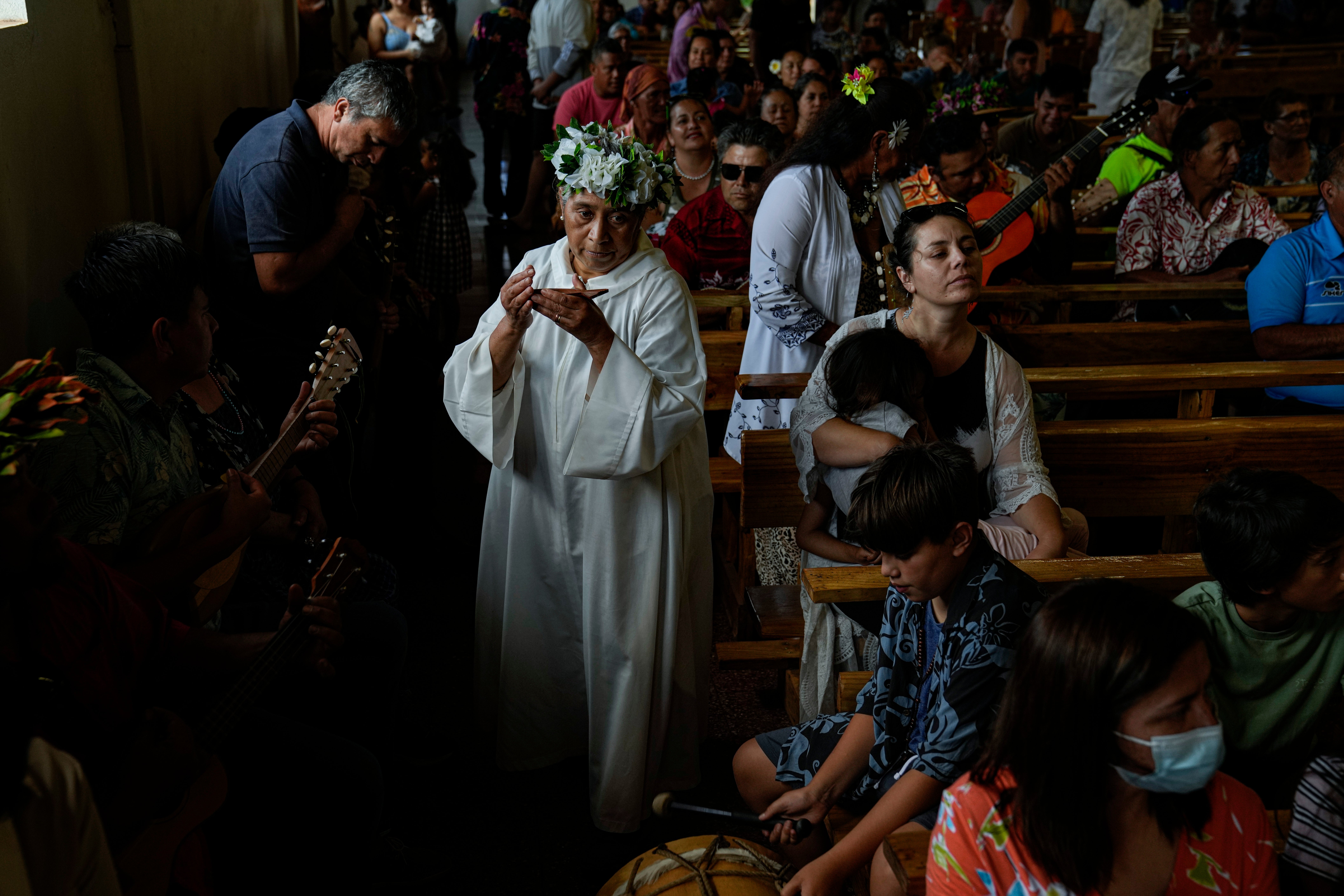 RAPA NUI-MOAI LEGADO-ANCESTRAL