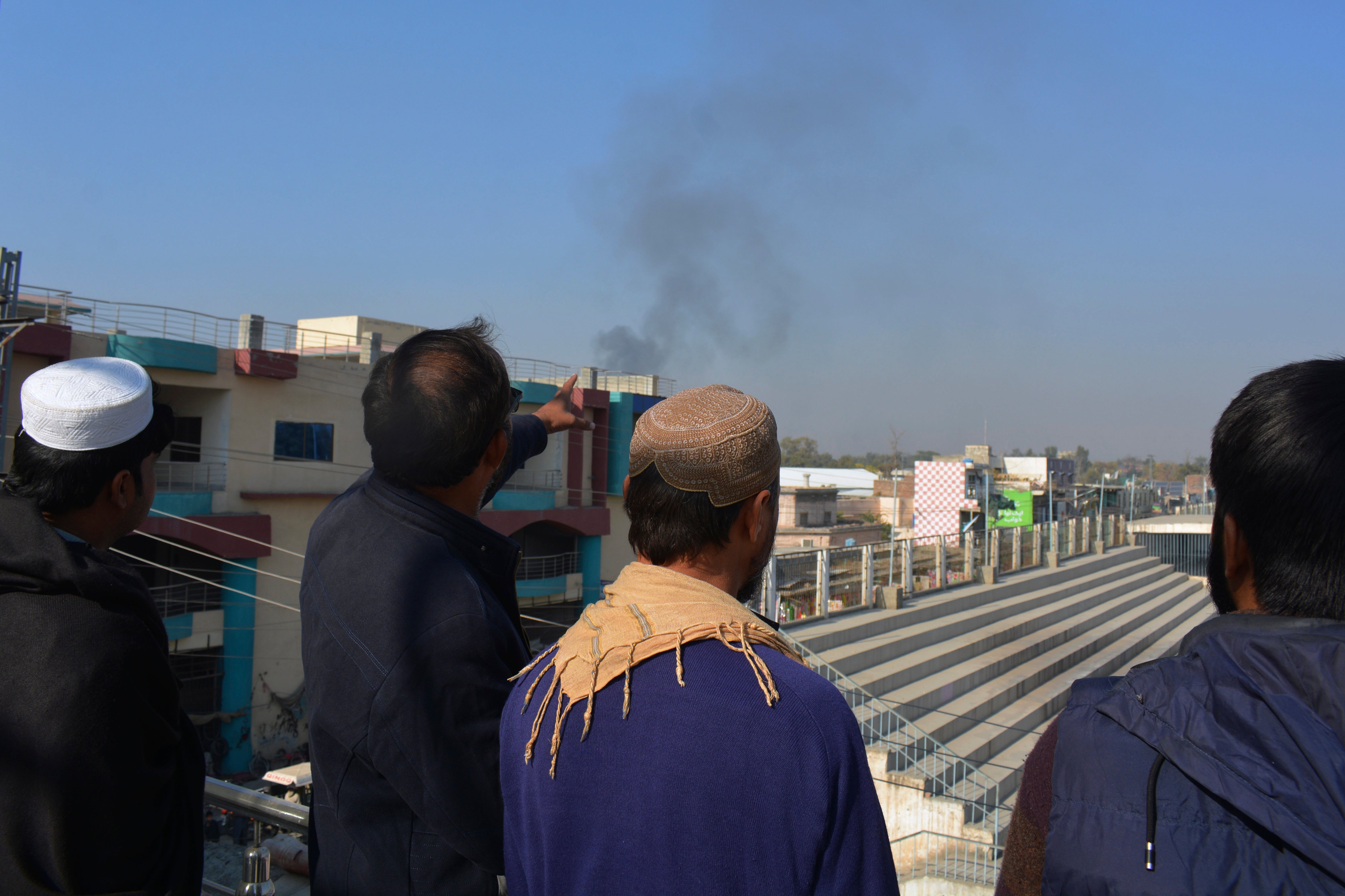 Pakist n Asalta Un Centro Policial Tomado Por El Talib n Independent 