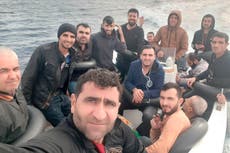 Kurdos sirios huyen a Europa por crisis y ataques turcos