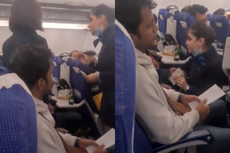 Azafata de aerolínea india estalla contra un pasajero en intensa discusión