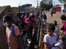 Migrar con papeles: el turbio negocio para cruzar México