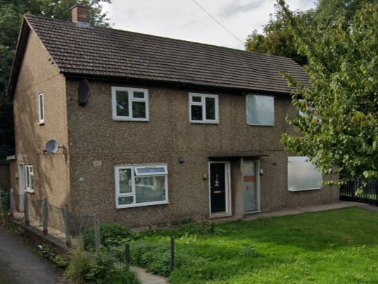 Demolerán la “casa de los horrores” donde un hombre mató a su novia embarazada y a sus tres hijos