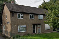 Demolerán la “casa de los horrores” donde un hombre mató a su novia embarazada y a sus tres hijos