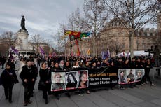 Kurdos de toda Europa protestan en París por triple crimen