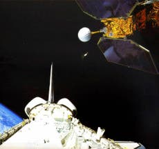 Viejo satélite de la NASA cae a Tierra tras 40 años en uso