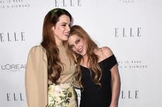 Travolta, Rita Wilson rinden homenaje a Lisa Marie Presley