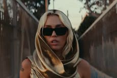 Fans de Miley Cyrus especulan que la letra de ‘Flowers’ está dedicada a Liam Hemsworth