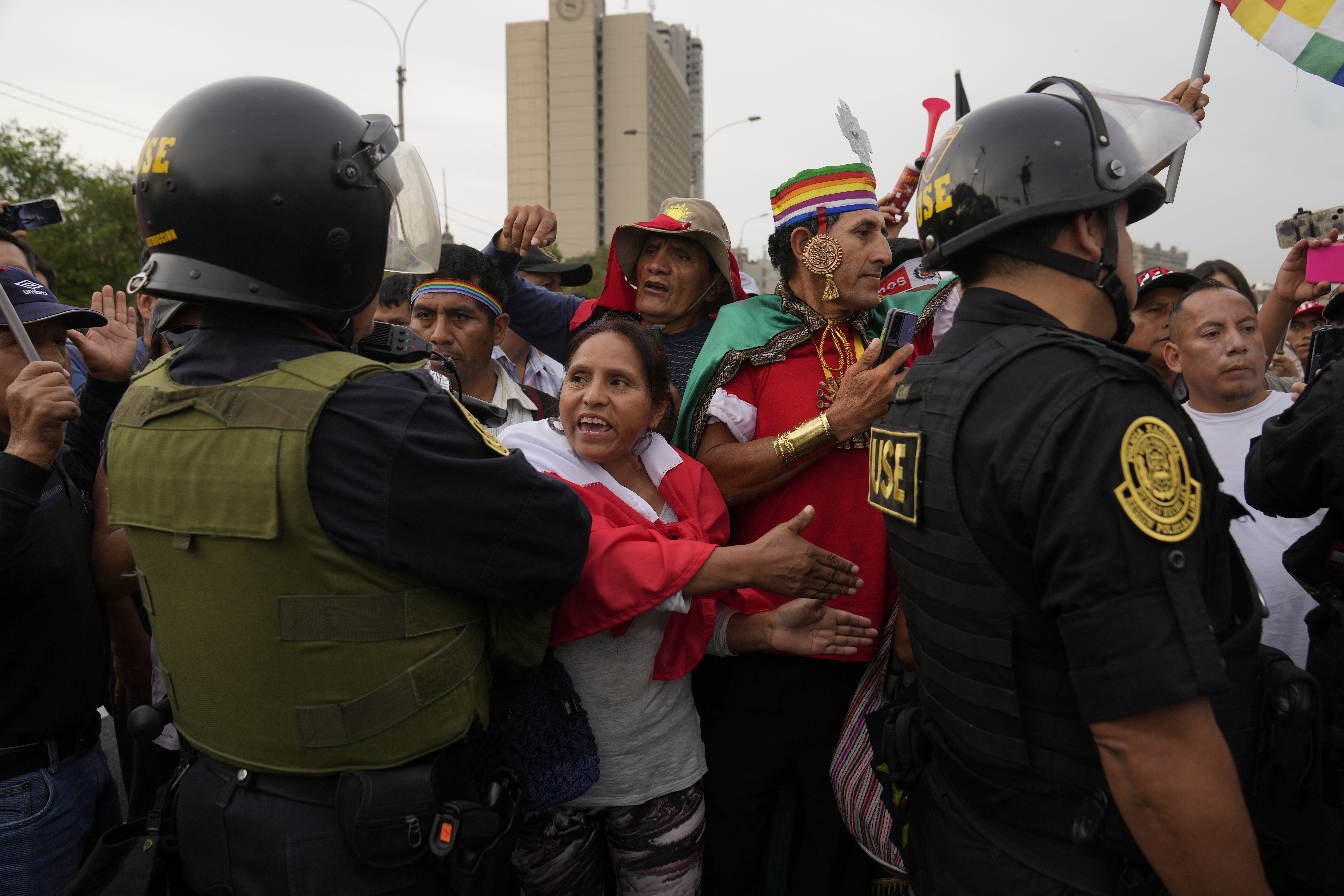 PERÚ-SACERDOTE PROTESTAS