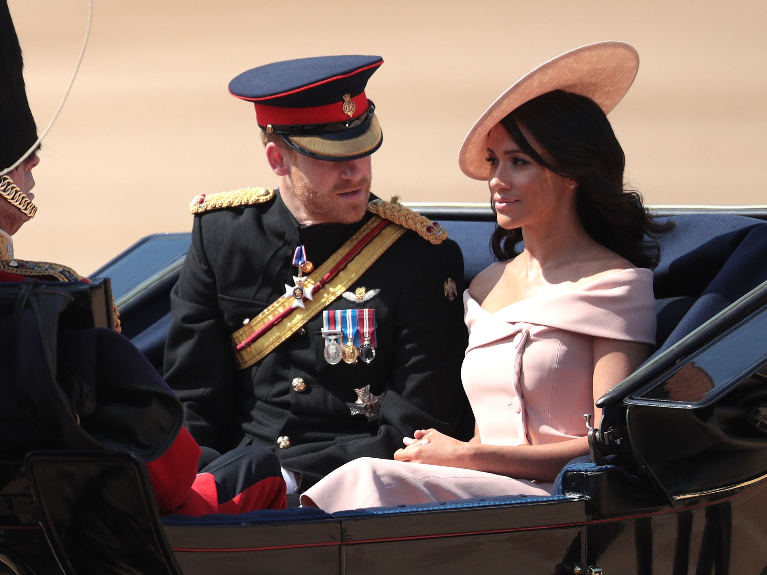 Relato de Harry sobre el chiste de Meghan despierta debate sobre comedia y etiqueta de conversación