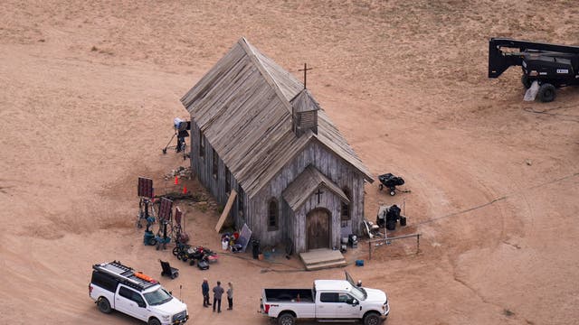 ALEC BALDWIN-MUERTE EN EL SET