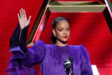 Del activismo por las minorías a la revolución del maquillaje: ¿cuáles son las ideas políticas de Rihanna?