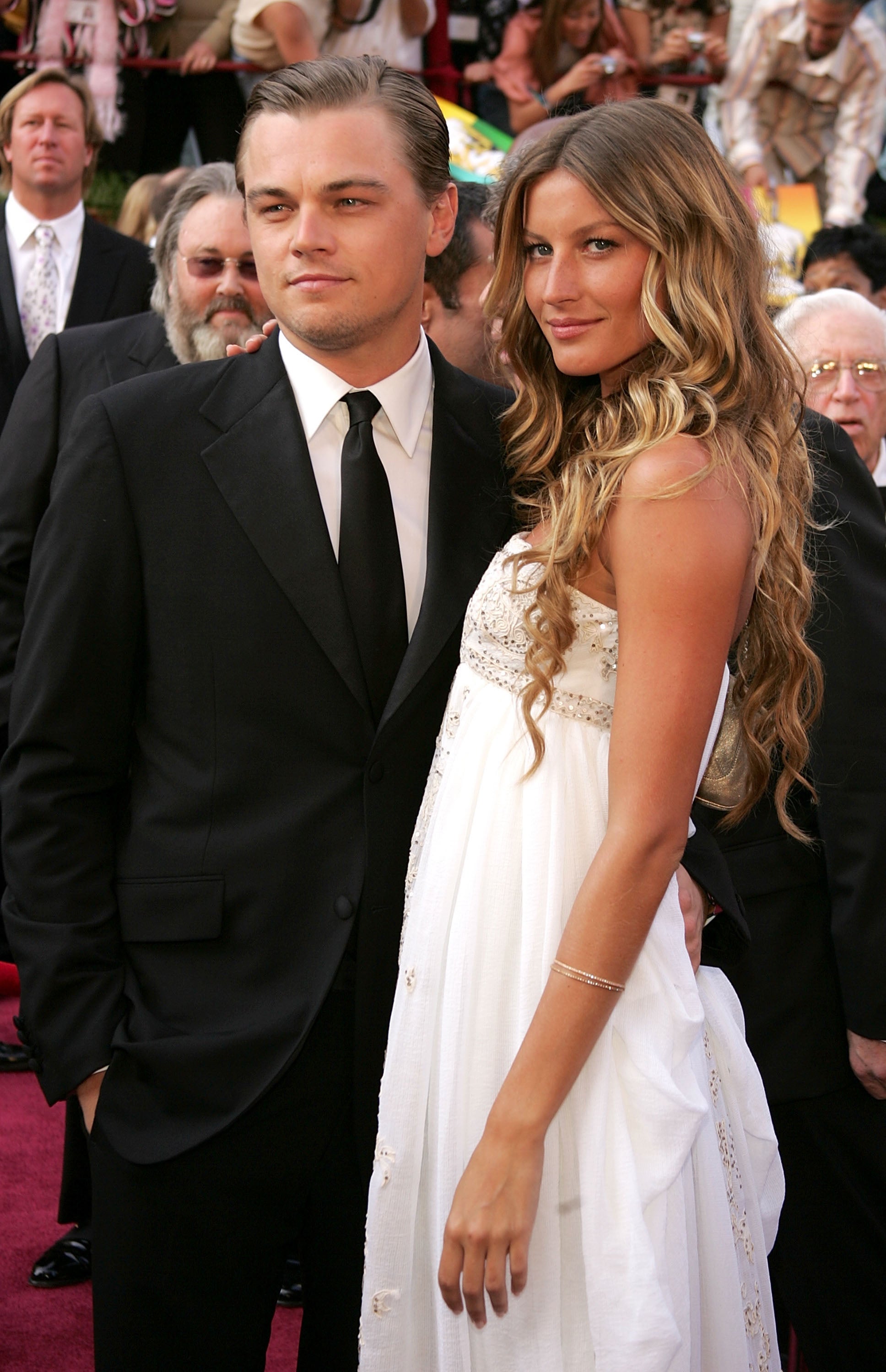 Leonardo DiCaprio empezó a salir con la modelo Gisele Bündchen cuando ella tenía 18 años y él 24