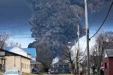 Descarrilamiento de tren en Ohio: ¿qué productos químicos se derramaron y qué tan tóxicos son?