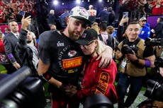 Travis Kelce se impone a su hermano mayor en el Super Bowl