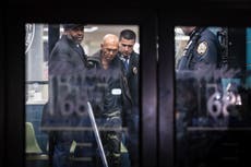 NY: Conductor culpa a "objeto invisible" de atropellamiento