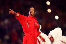 Rihanna comparte fotos de su hijo para robarle la exclusiva a los paparazzi
