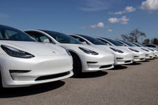 Tesla retira más de 350.000 vehículos de conducción autónoma por temor a accidentes