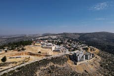 Israel promete suspender nuevos asentamientos en Cisjordania