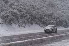Prevén nevadas e inundaciones en California por tormenta