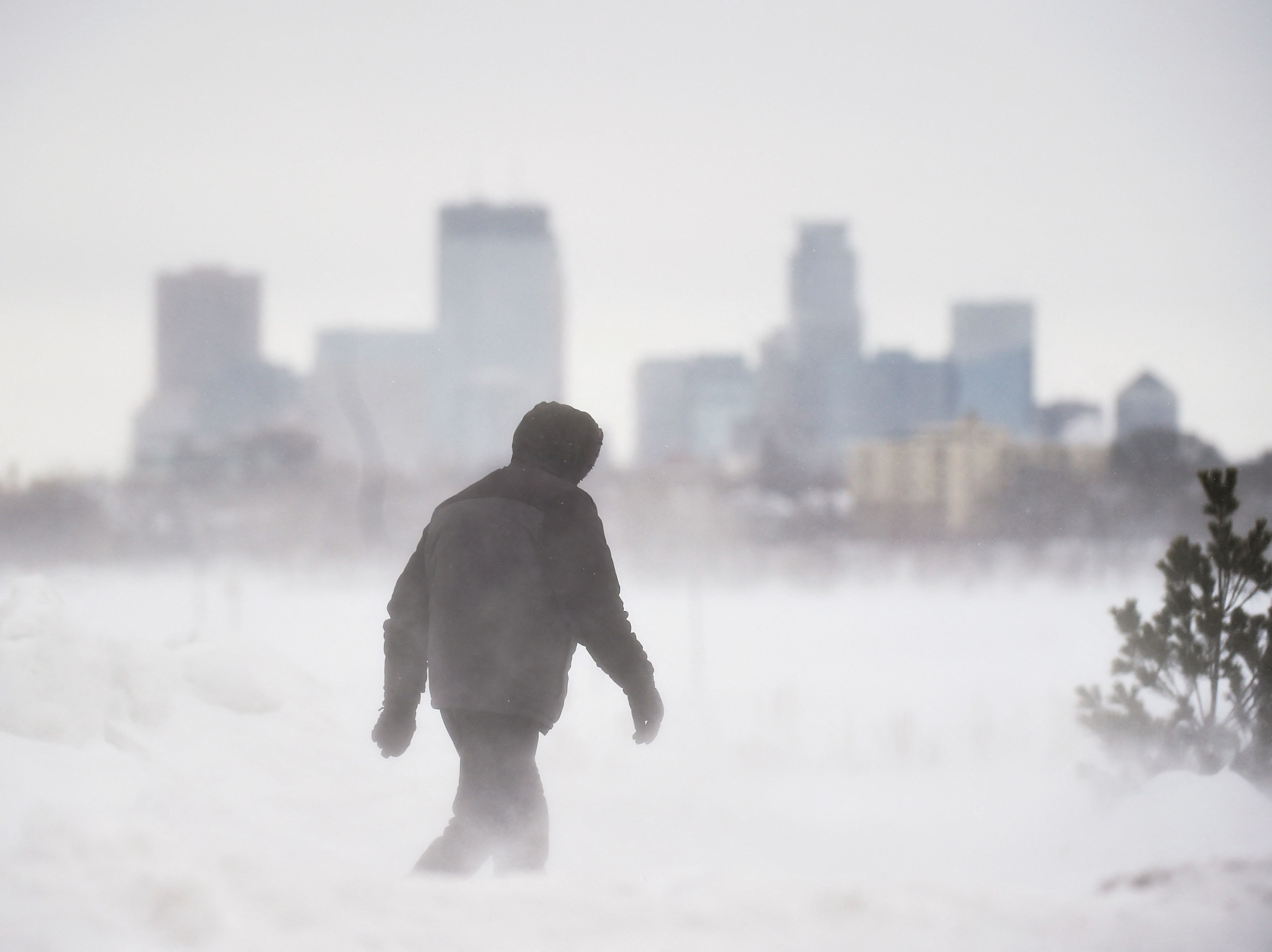 Nación dividida; ola de calor en el este y frío extremo en el oeste