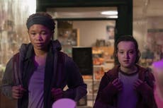 Estrella de ‘The Last of Us’ comparte contundente mensaje a espectadores homofóbicos tras el último episodio