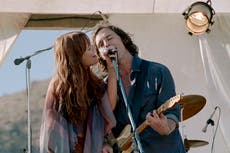 Cómo una interpretación legendariade Fleetwood Mac en 1997 inspiró ‘Daisy Jones and the Six’