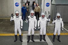 Astronautas de EEUU, Rusia y Emiratos despegan hacia la EEI