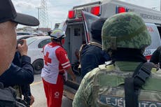 Fotos muestran el rescate de los dos turistas estadounidenses de un depósito clandestino del cártel