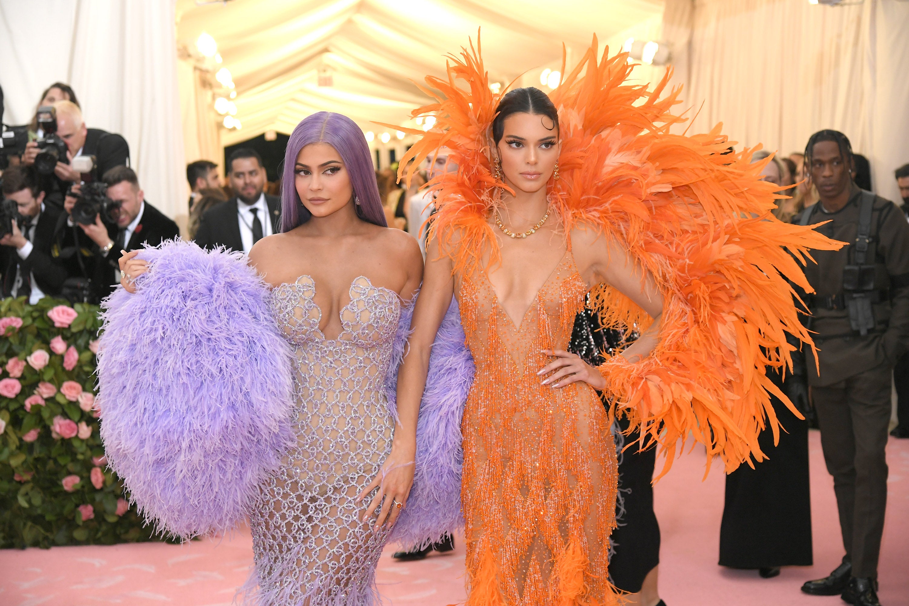 Kylie Jenner y Kendall Jenner asisten a la Met Gala de 2019