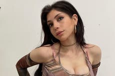 Mujer que se casó consigo misma contempla divorciarse después de 24 horas: “No puedo más”