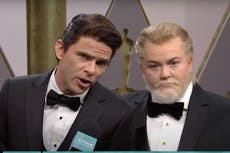 Reprochan a SNL estereotipos irlandeses “ofensivos” y “mezquinos” en sketch de los Oscar sobre Colin Farrell