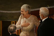 Jamie Lee Curtis gana su primer Oscar por su papel secundario en Everything Everywhere All At Once