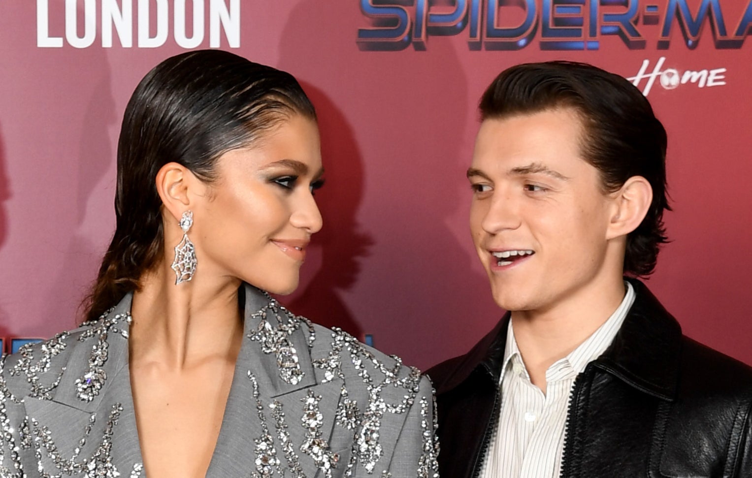 Zendaya muestra apoyo a Tom Holland en publicación de Instagram sobre la nueva serie del actor