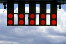 Científicos quedan atónitos al detectar por primera vez “reflejos del tiempo” en ondas electromagnéticas