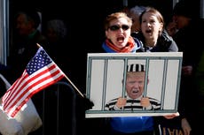 Trump arremete contra Manhattan después de que sus simpatizantes no se presenten para protestar