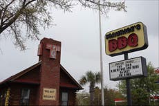 EEUU: Demandan a restaurante por racismo y acoso sexual