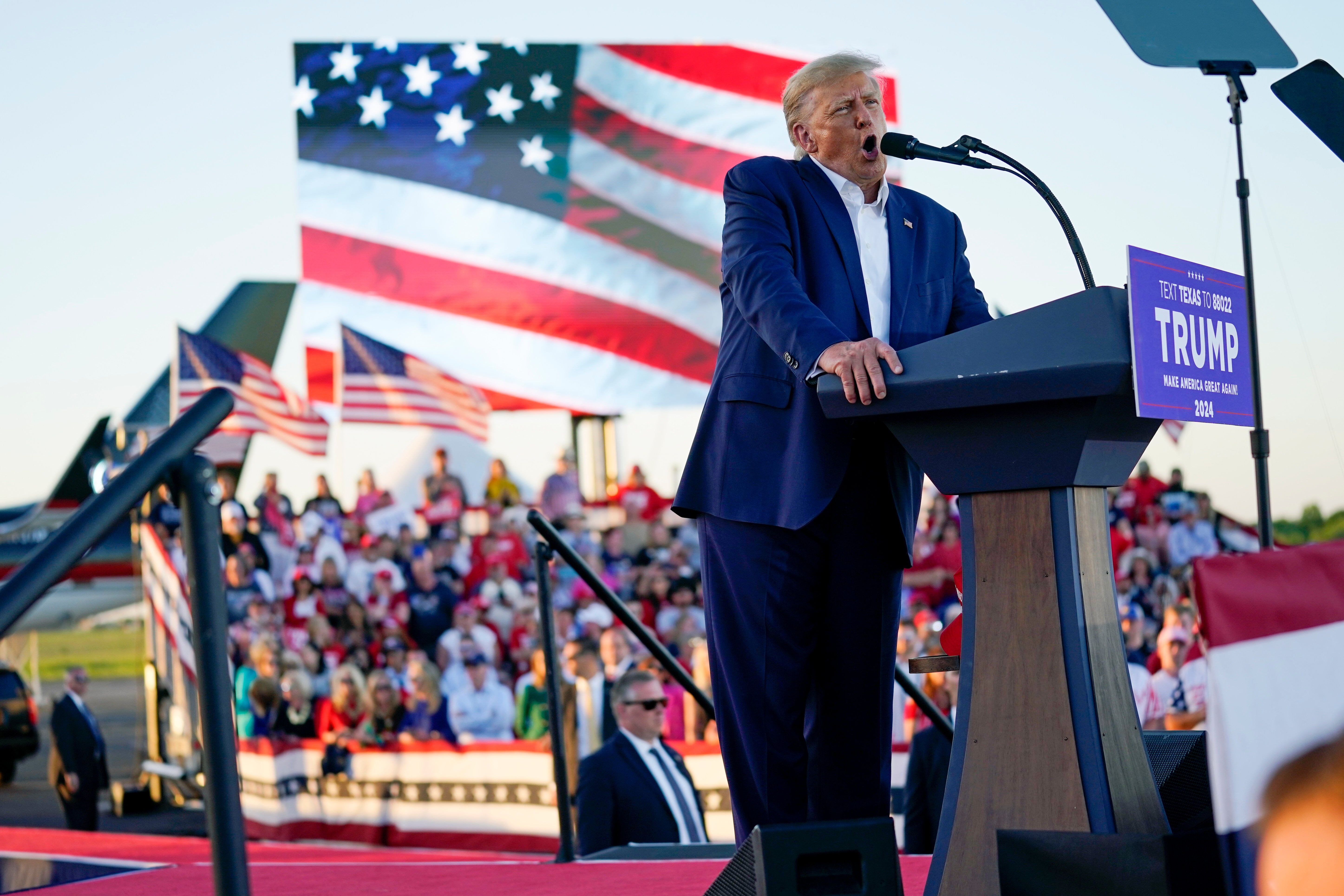 Donald Trump habla en un mitin en Waco, Texas