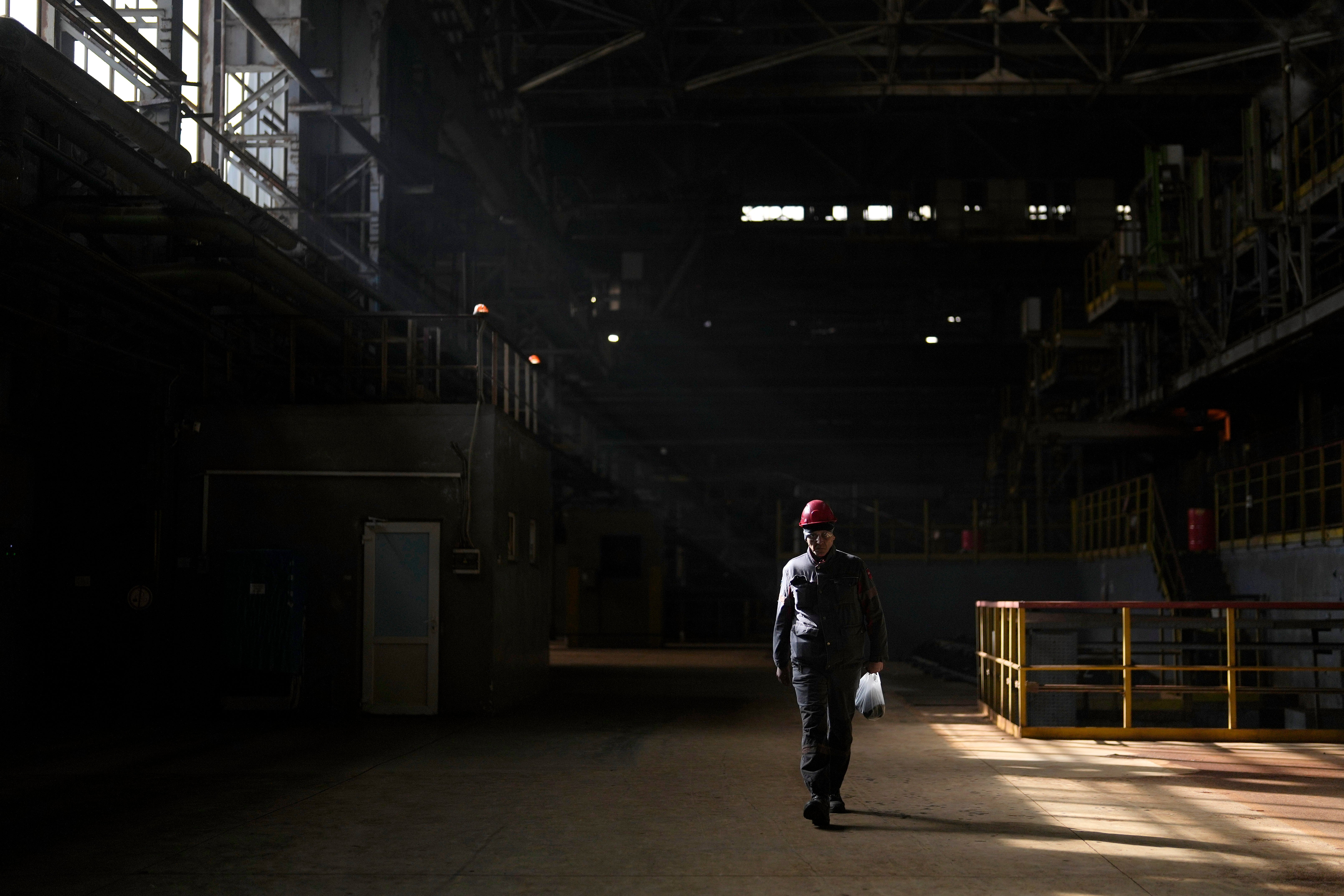 UCRANIA-GUERRA-INDUSTRIA DAÑADA