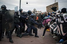 Critican a la policía francesa por uso excesivo de la fuerza