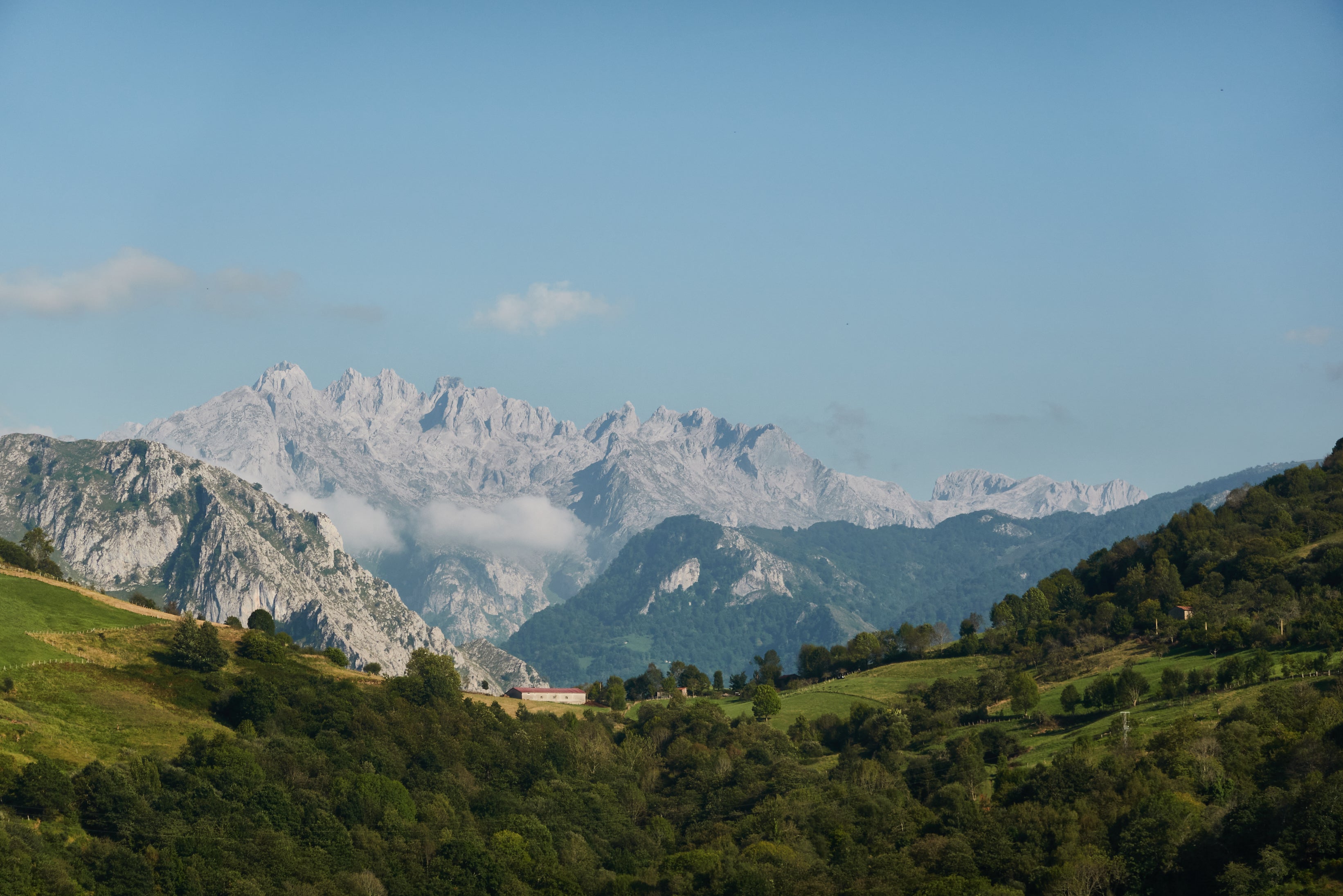 Pueblo en España ofrece £2.600 para mudarse allí, pero bajo una condición