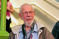 Muere el caricaturista Al Jaffee de la revista Mad