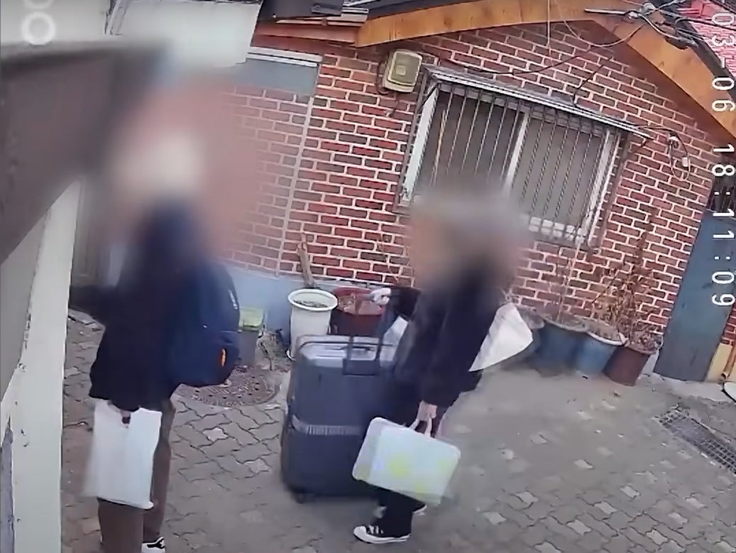 Pareja cobra venganza de anfitrión de Airbnb desperdiciando agua, luz y gas