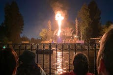 Dragón se incendia en el parque Disneyland de California